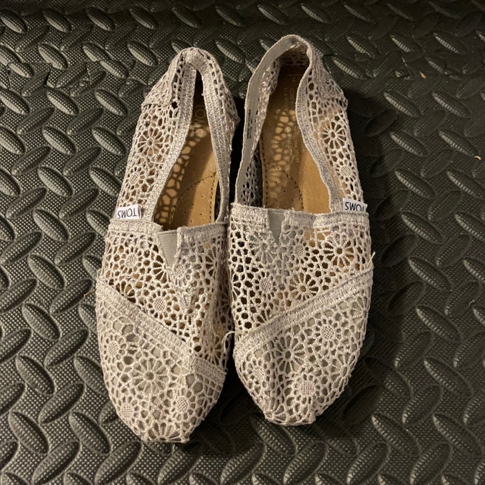 Gray Toms